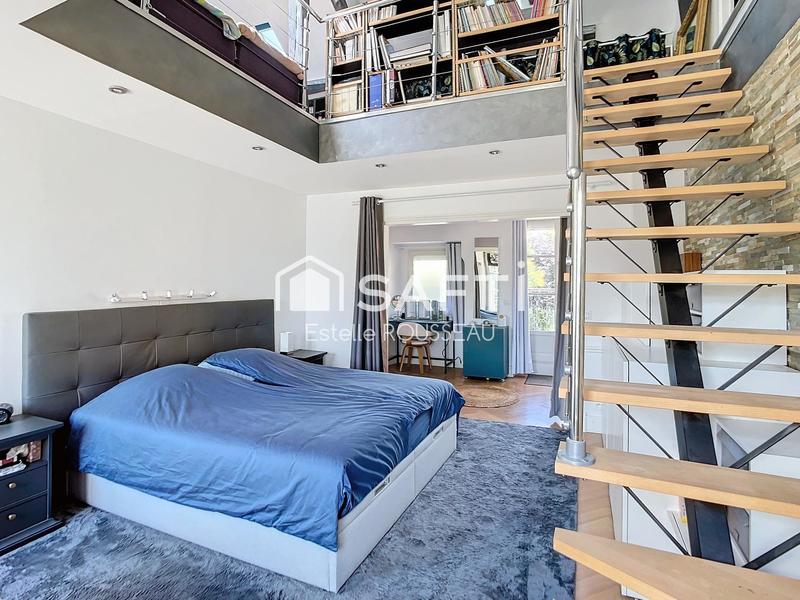 Maison - 277 m² - 10 pièces