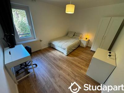 Maison de ville - 250 m² - 12 pièces