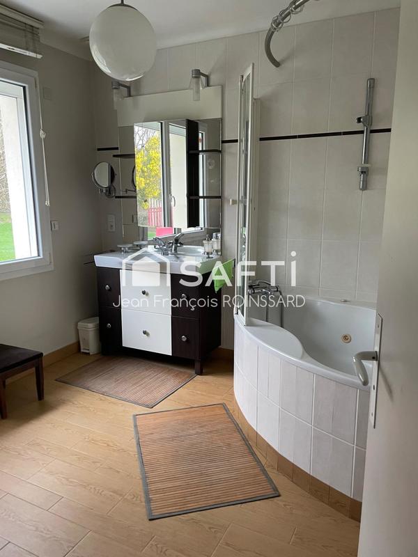 Maison - 178 m² - 9 pièces