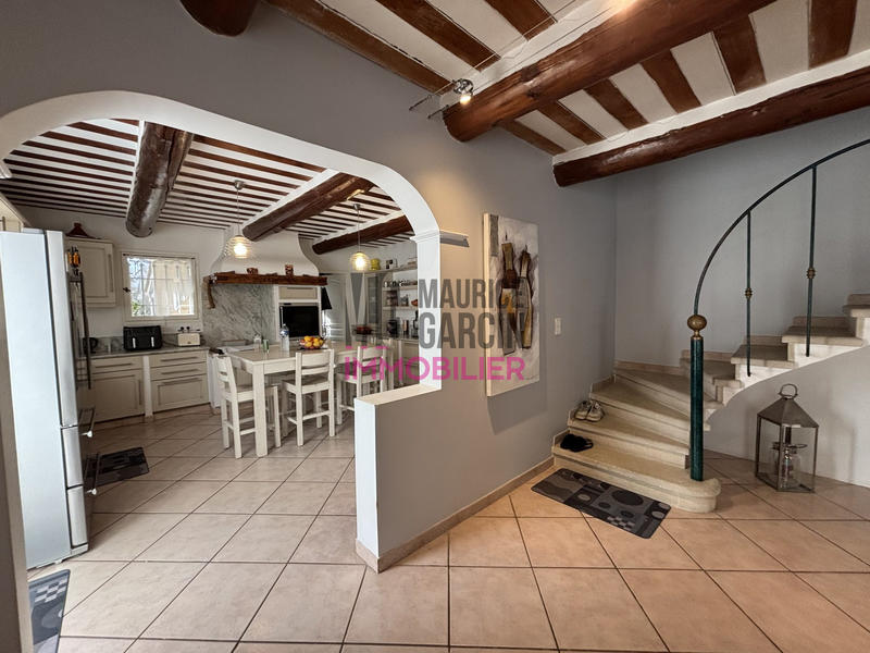 Maison traditionnelle - 260 m² - 7 pièces