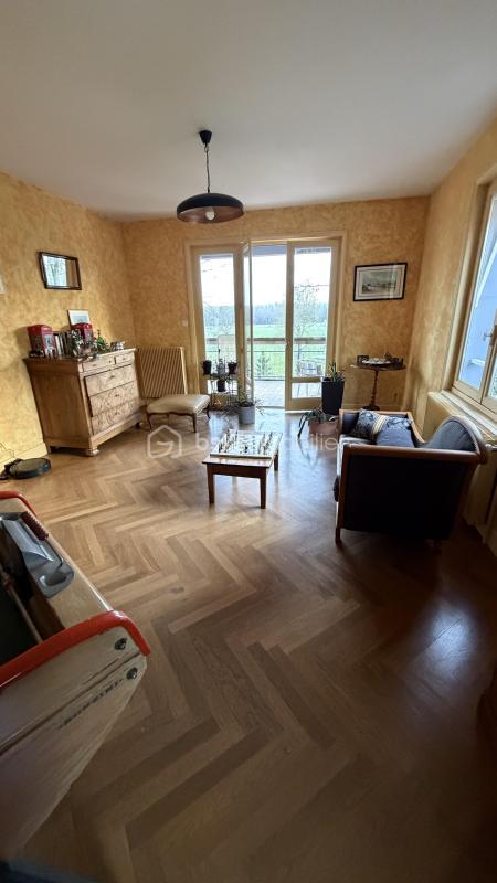 Maison traditionnelle - 303 m² - 8 pièces