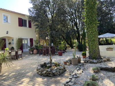 Maison - 275 m² - 10 pièces