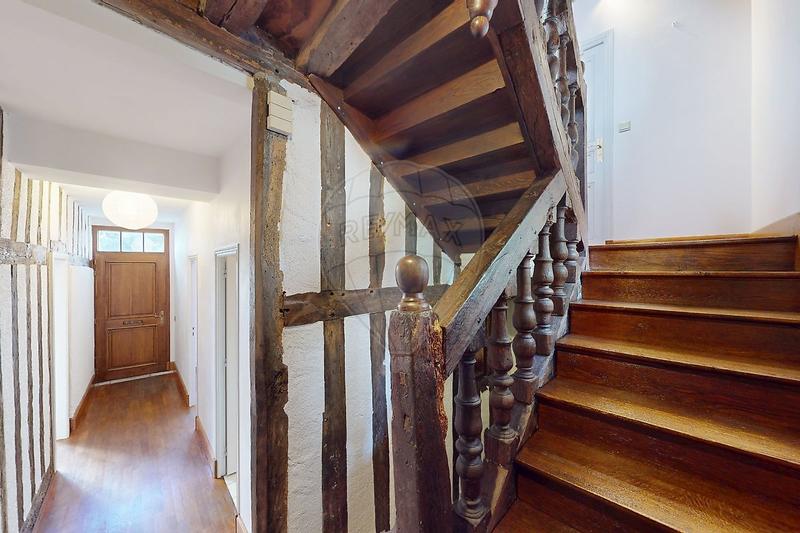 Appartement - 170 m² - 8 pièces