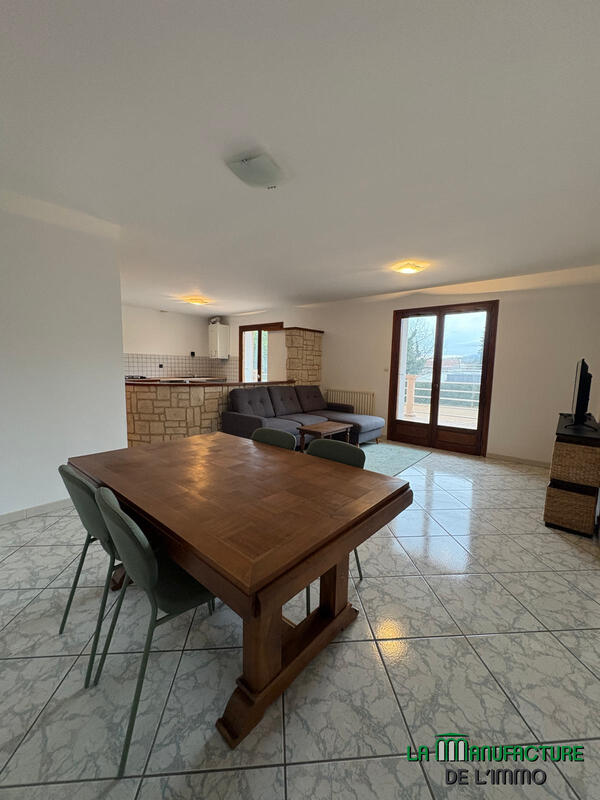 Appartement - 95 m² - 4 pièces