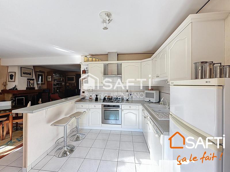 Maison - 99 m² - 5 pièces