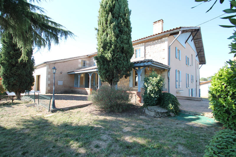 Maison - 268 m² - 8 pièces