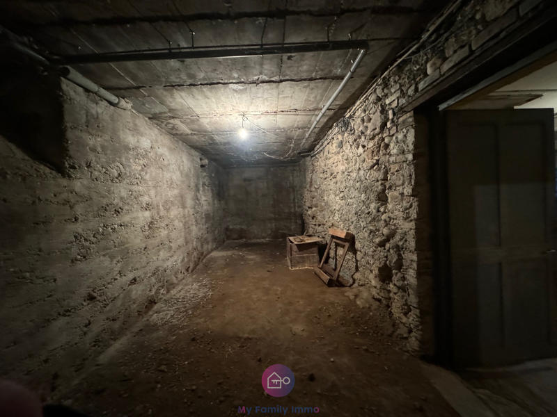 Maison - 200 m² - 11 pièces