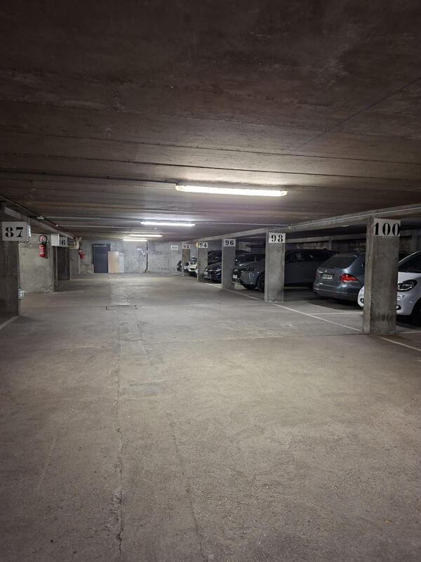 Parking / Garage - 3 m²