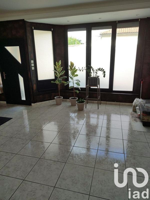 Maison - 235 m² - 8 pièces