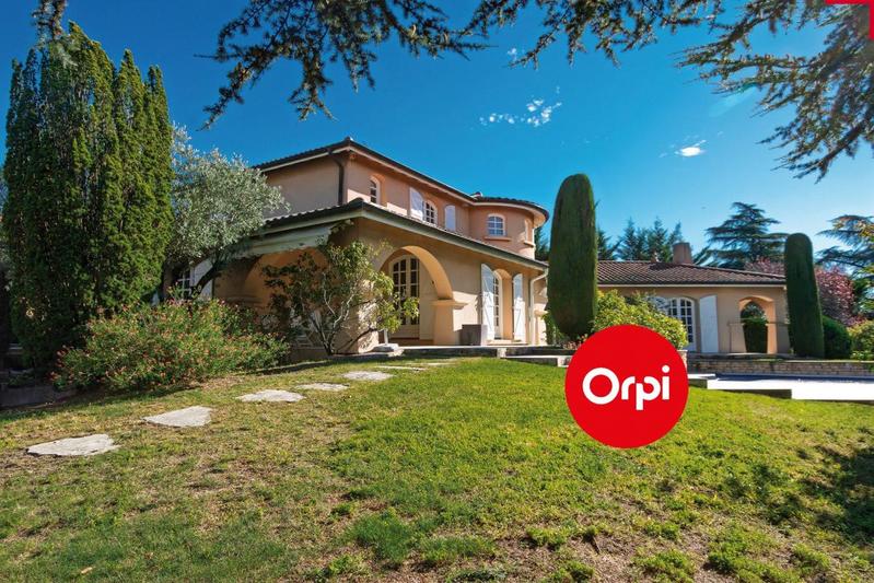 Propriété - 284 m² - 7 pièces