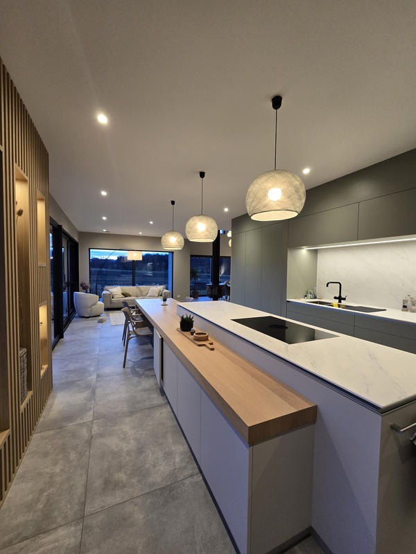 Maison - 255 m² - 8 pièces