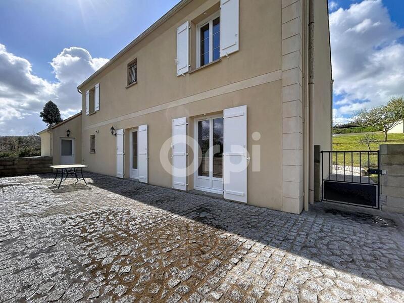 Maison - 195 m² - 7 pièces