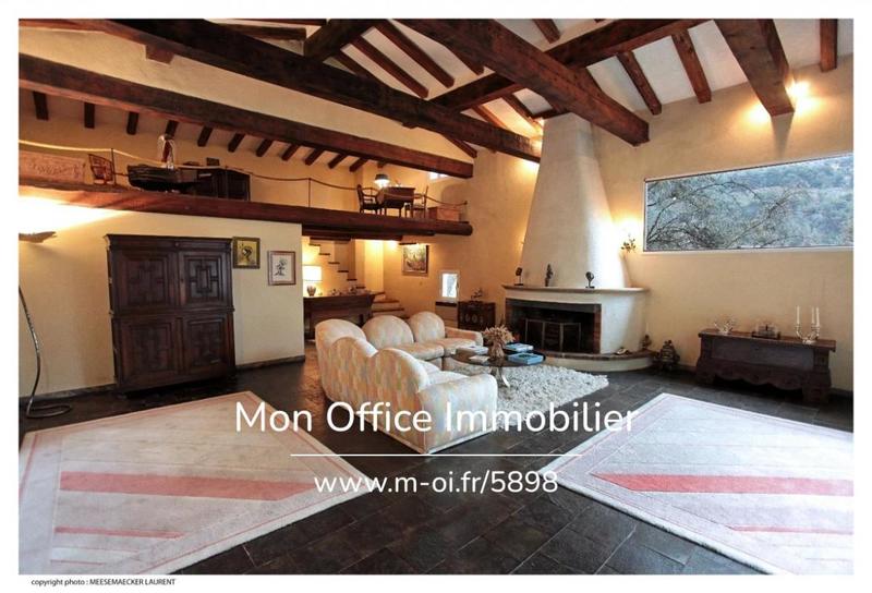 Propriété - 850 m² - 15 pièces