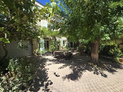 Maison ancienne - 296 m² - 11 pièces