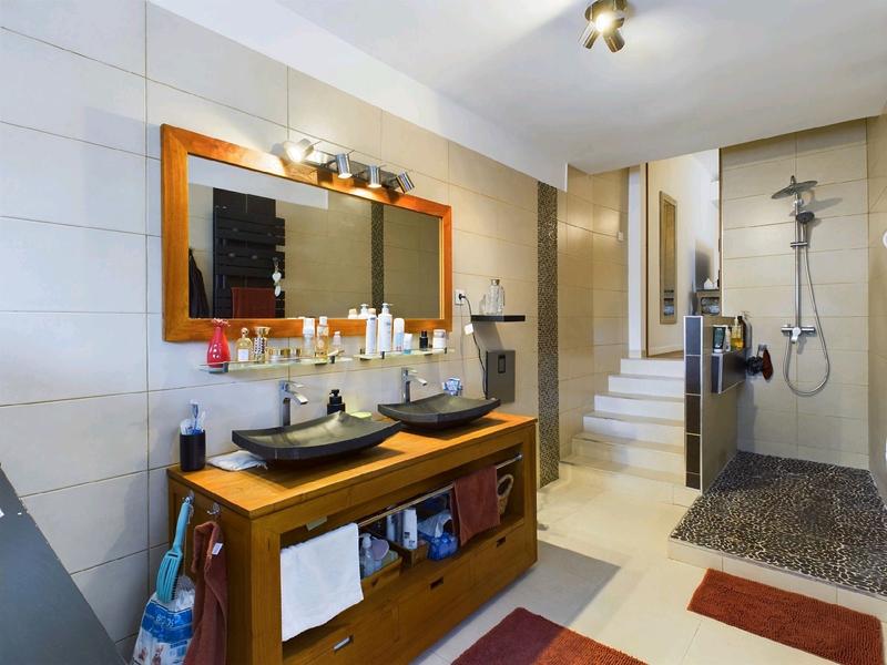 Maison - 294 m² - 9 pièces