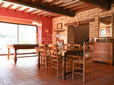 Propriété - 150 m² - 8 pièces