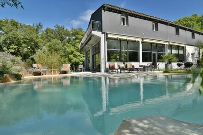 Mas - 296 m² - 8 pièces