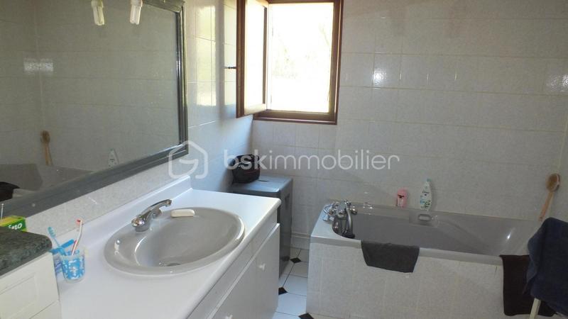 Maison traditionnelle - 219 m² - 10 pièces