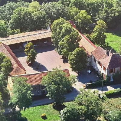 Corps de ferme - 350 m² - 15 pièces