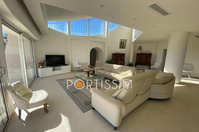 Maison - 435 m² - 7 pièces