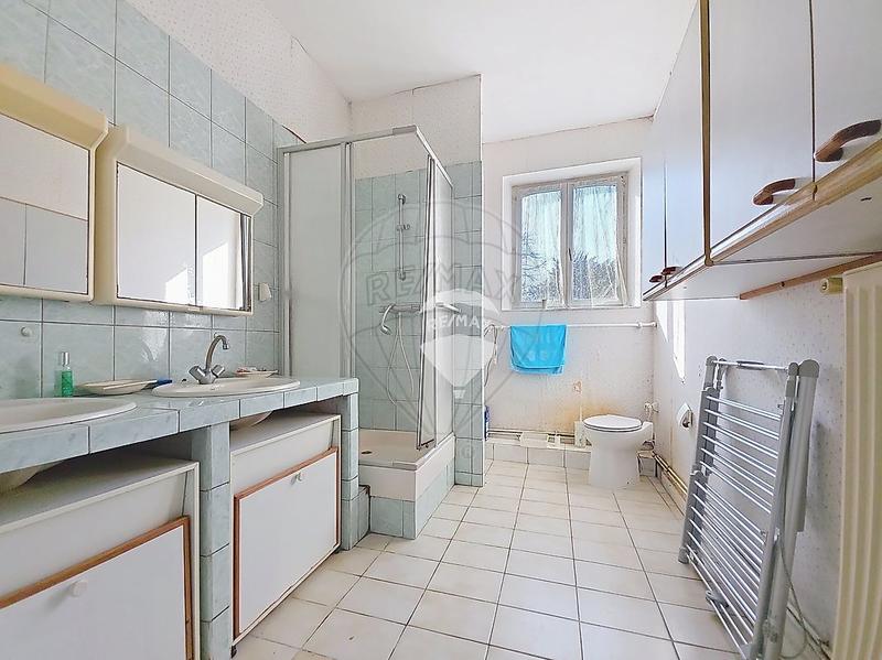 Maison - 246 m² - 8 pièces