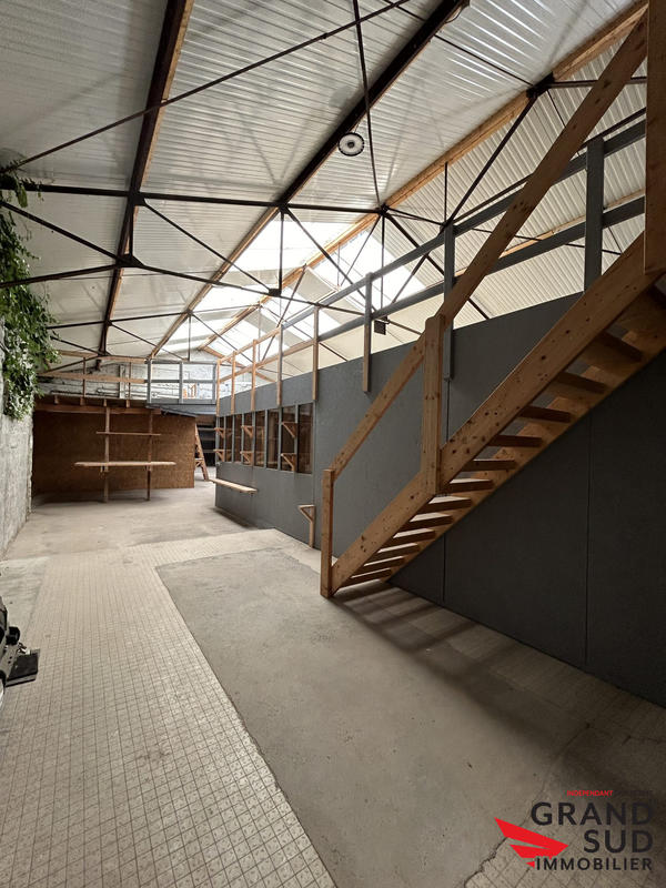 Maison - 460 m² - 10 pièces