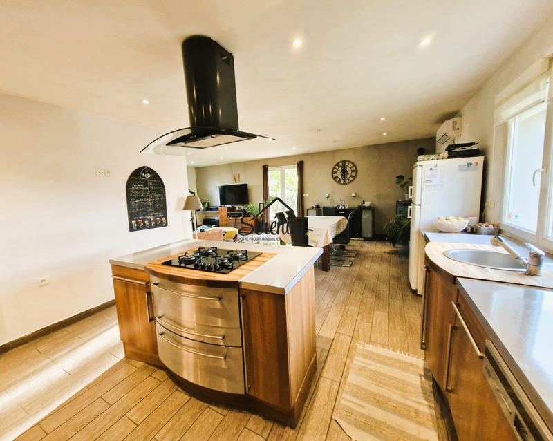 Maison - 110 m² - 4 pièces