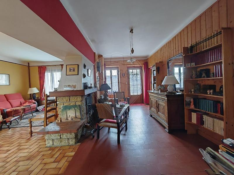 Maison - 169 m² - 8 pièces