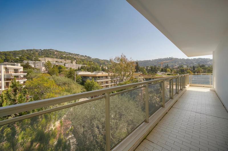 Appartement - 104 m² - 4 pièces