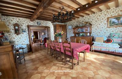 Maison - 185 m² - 8 pièces