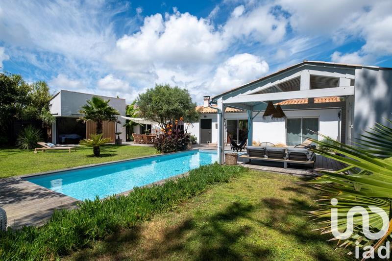 Maison - 205 m² - 6 pièces