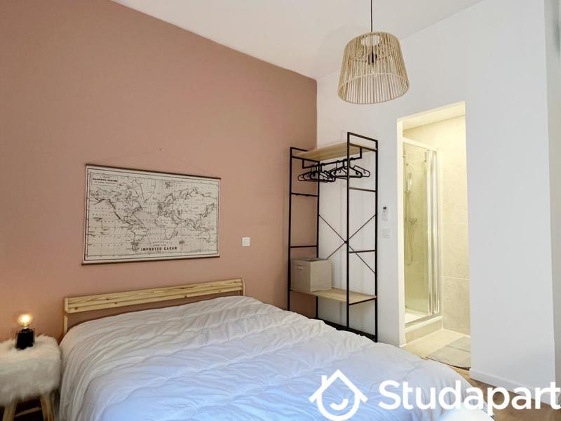 Chambre - 11 m² - 1 pièce