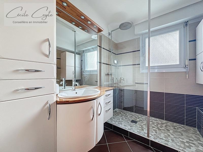 Appartement - 102 m² - 4 pièces