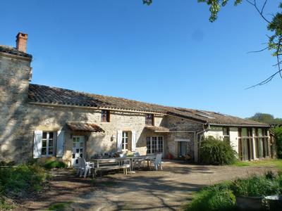 Maison - 284 m² - 8 pièces