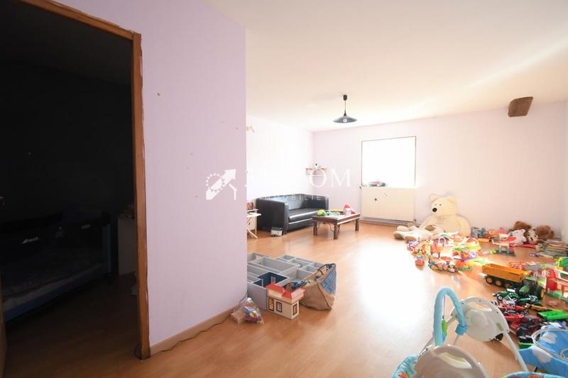 Maison de village - 390 m² - 7 pièces