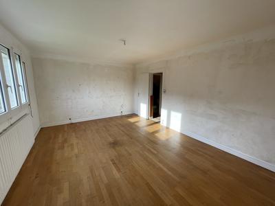 Maison traditionnelle - 76 m² - 4 pièces