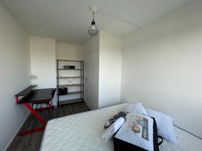 Appartement - 80 m² - 5 pièces