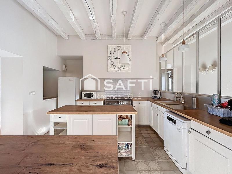 Maison - 260 m² - 11 pièces