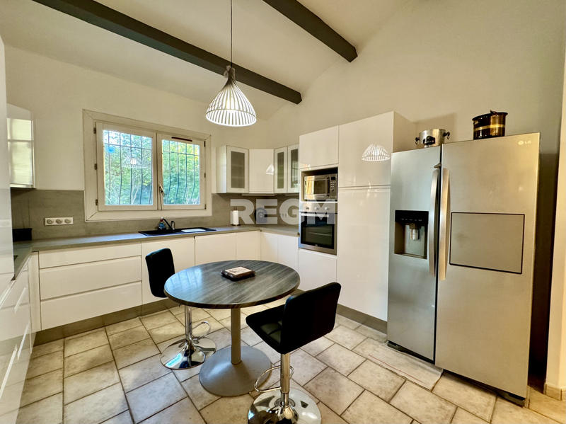 Villa - 332 m² - 7 pièces