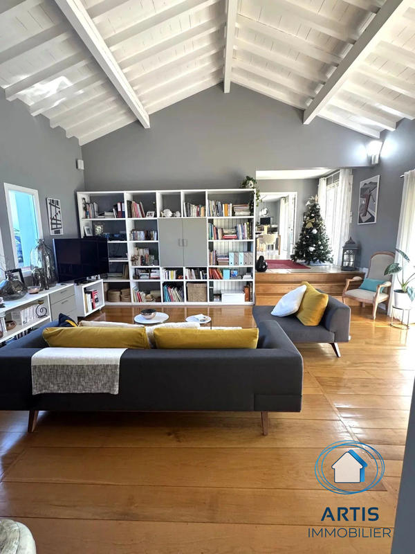 Maison - 194 m² - 6 pièces