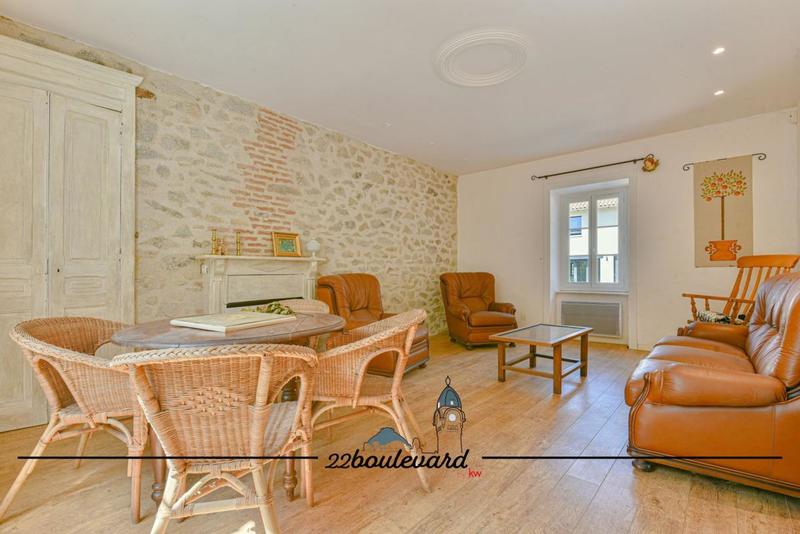 Longère - 318 m² - 10 pièces