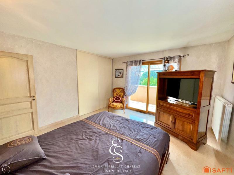 Villa - 200 m² - 7 pièces