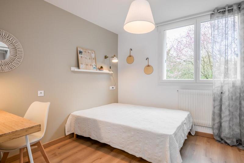 Appartement - 94 m² - 6 pièces