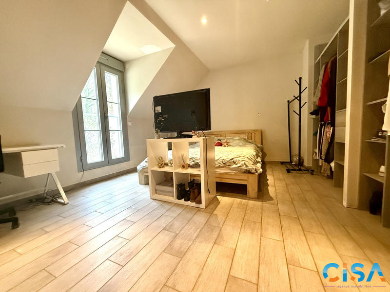 Maison - 195 m² - 7 pièces