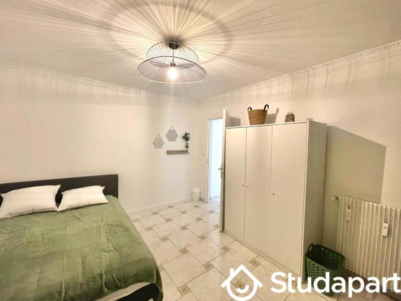 Chambre - 14 m² - 1 pièce