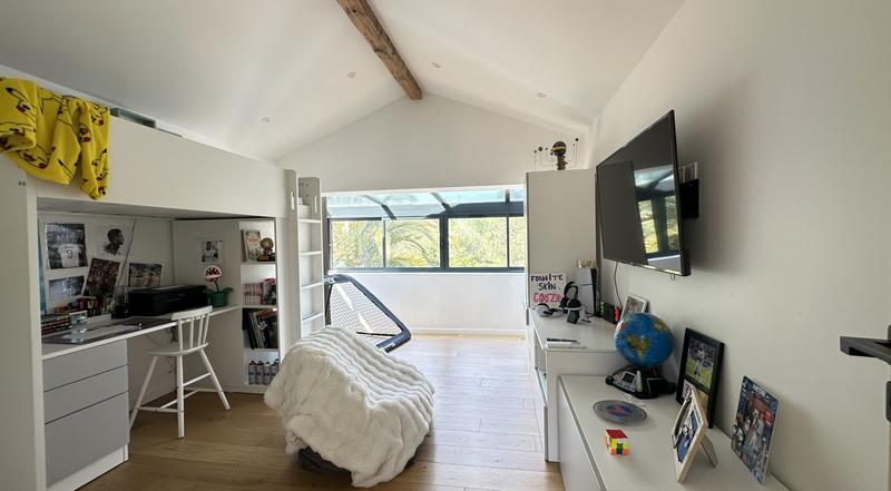 Maison - 322 m² - 9 pièces