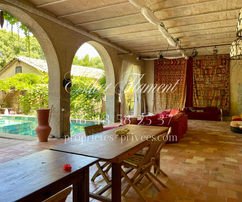 Demeure - 590 m² - 16 pièces