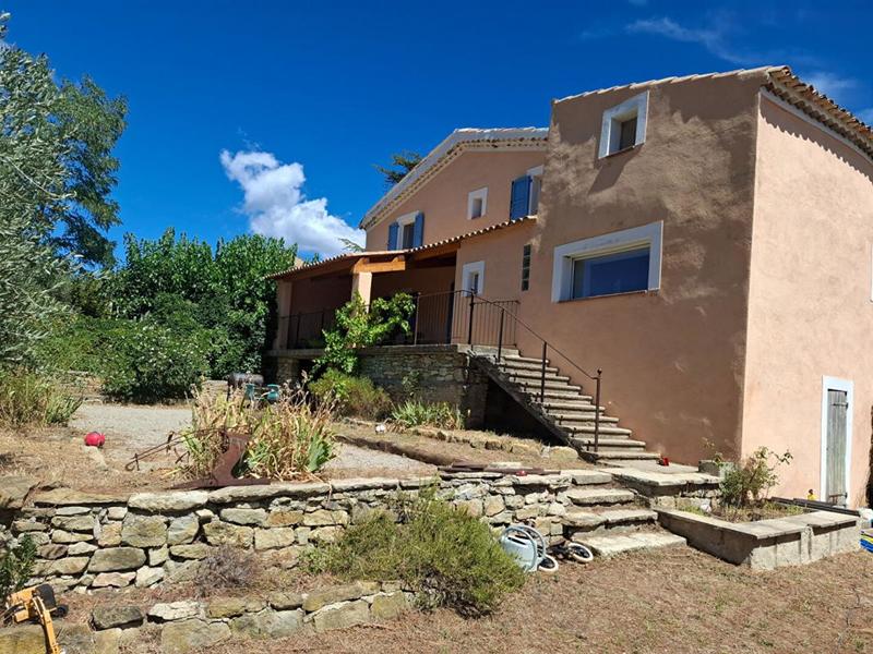 Maison - 210 m² - 10 pièces