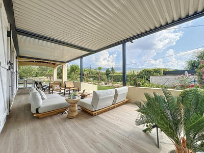 Maison - 140 m² - 5 pièces