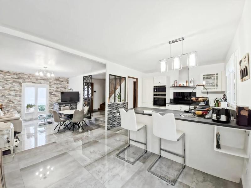 Maison - 123 m² - 6 pièces